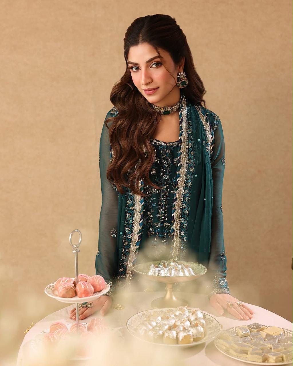ASIM JOFA HEAVY EMBROIDERED UNSTITCHED 3PC SUIT
